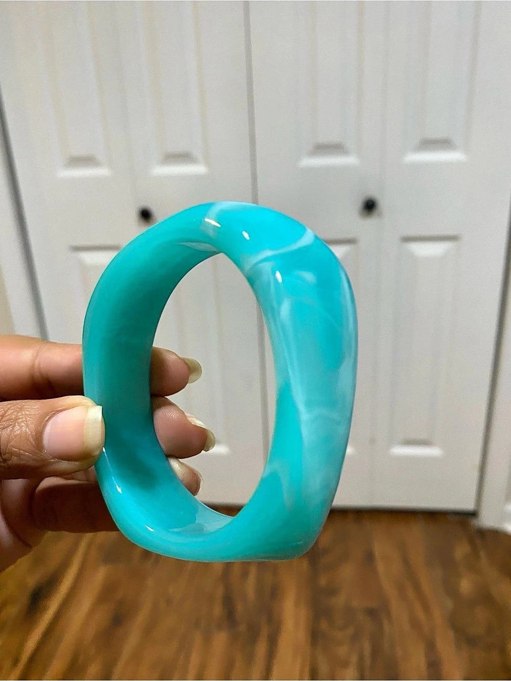Turquoise Marble Sculpturale Acrylic Bangle Bracelet - Picture 2 of 3